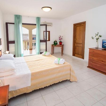 Hotel Smeraldo Canneddi Dış mekan fotoğraf