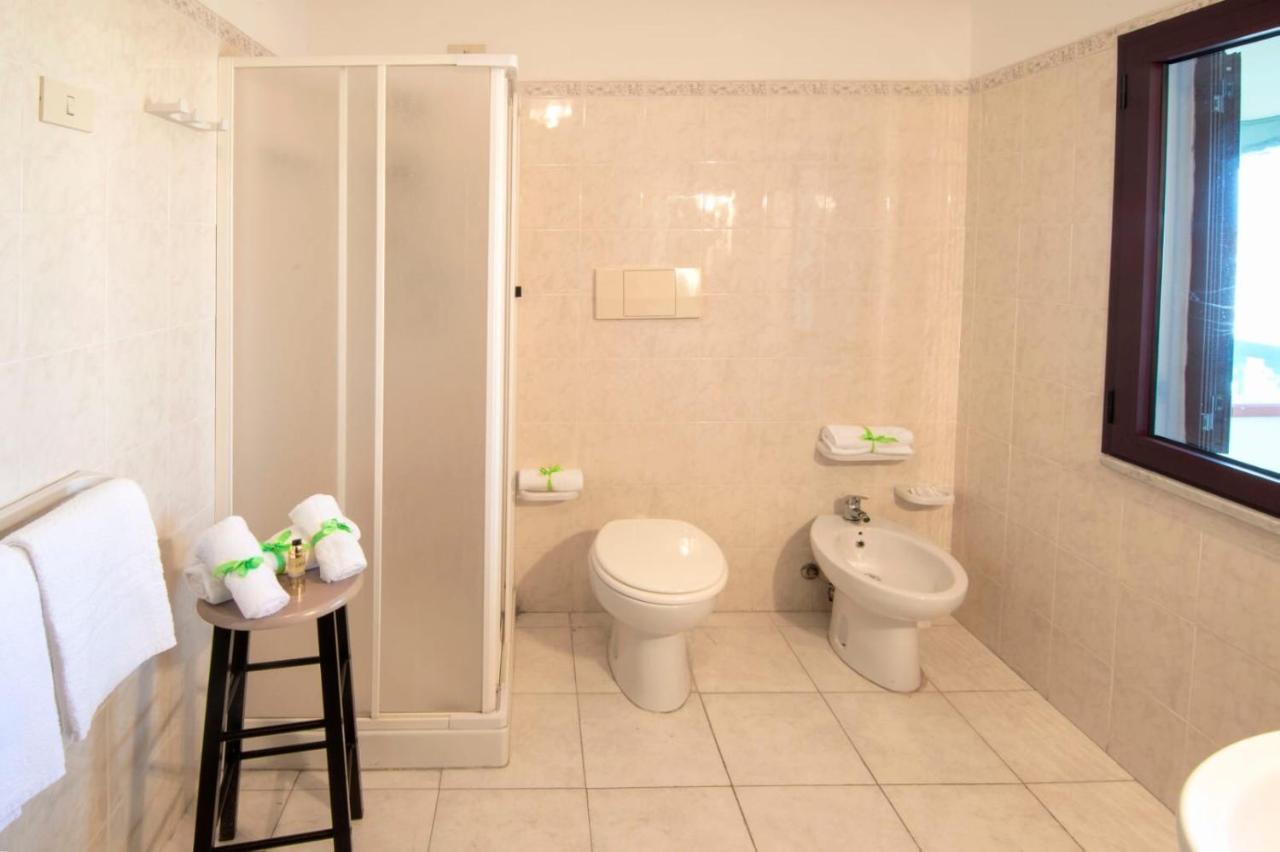 Hotel Smeraldo Canneddi Dış mekan fotoğraf